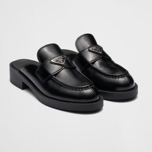 PRADA - Leather Logo loafer